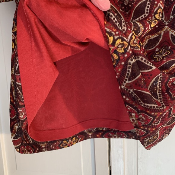 Jones New York Red & Brown Scoop Neck Blouse EUC - Picture 7 of 8